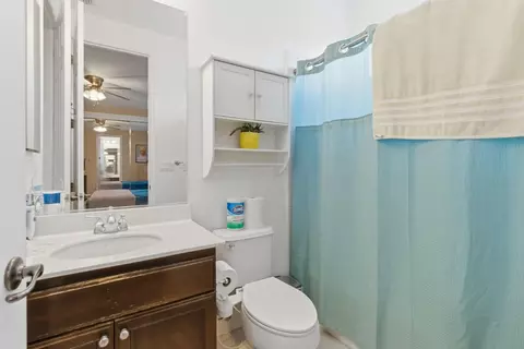Bath - 848 W Santos Ave, Ripon, CA 95366 photo 4 of 5