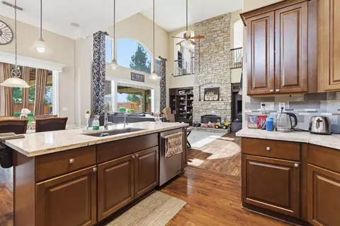Kitchen - 848 W Santos Ave, Ripon, CA 95366 photo 4 of 7