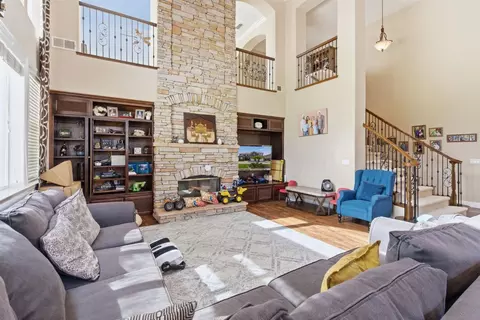 Living - 848 W Santos Ave, Ripon, CA 95366 photo 3 of 3
