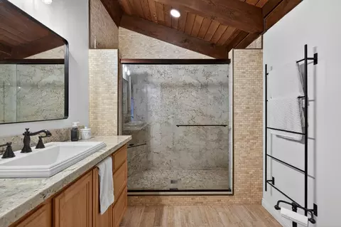 Bath - 1818 Smith Flat Rd, Placerville, CA 95667 photo 4 of 6