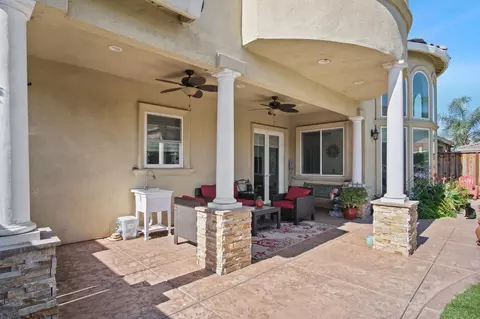 Exterior - 3205 Hillglen Ave, Modesto, CA 95355 photo 5 of 7