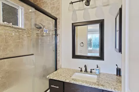 Bath - 3205 Hillglen Ave, Modesto, CA 95355 photo 10 of 10