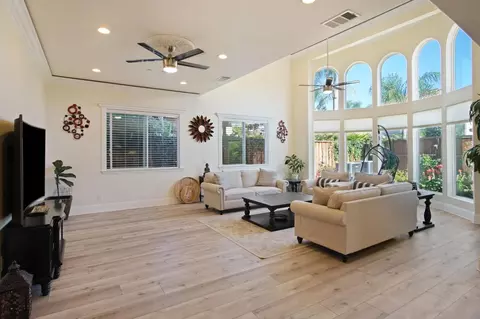 Living - 3205 Hillglen Ave, Modesto, CA 95355 photo 4 of 6