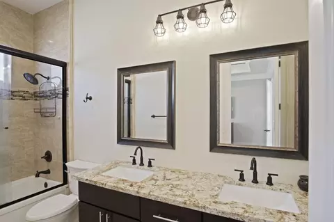 Bath - 3205 Hillglen Ave, Modesto, CA 95355 photo 9 of 10