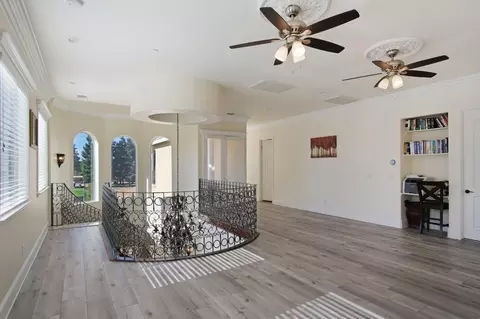 Entry Way - 3205 Hillglen Ave, Modesto, CA 95355 photo 4 of 5