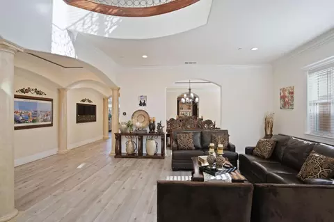 Living - 3205 Hillglen Ave, Modesto, CA 95355 photo 3 of 6