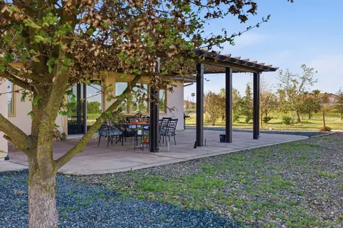 Exterior - 9240 Stablegate Rd, Wilton, CA 95693 photo 8 of 10