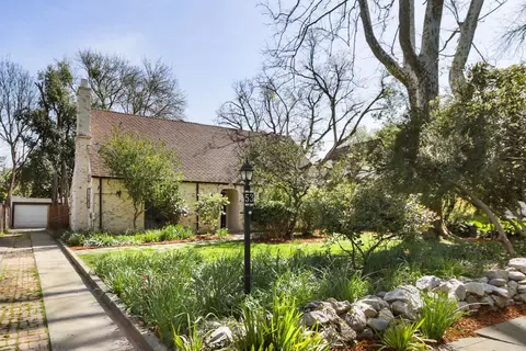 53 College Park, Davis, CA 95616