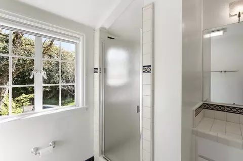Bath - 53 College Park, Davis, CA 95616 photo 4 of 4