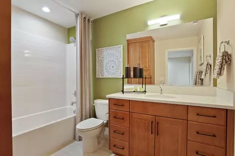 Bath - 2278 Dilip Dr, Manteca, CA 95337 photo 6 of 6