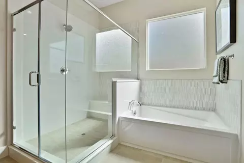 Bath - 2278 Dilip Dr, Manteca, CA 95337 photo 2 of 6