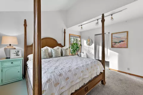 Bedroom - 18370 Norlene Way, Grass Valley, CA 95949 photo 2 of 6