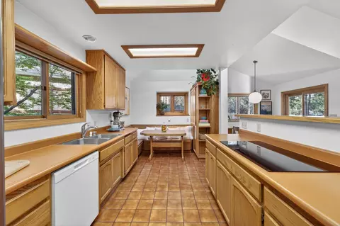 Kitchen - 18370 Norlene Way, Grass Valley, CA 95949 photo 1 of 3