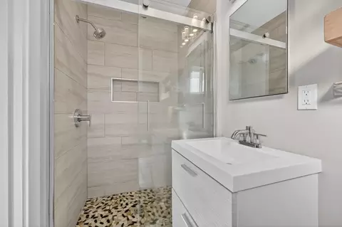 Bath - 6016 Homesweet Way, Carmichael, CA 95608 photo 2 of 5