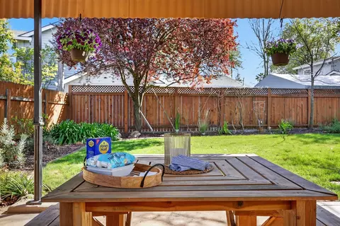 Exterior - 6016 Homesweet Way, Carmichael, CA 95608 photo 8 of 19