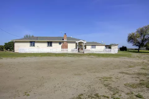 16400 Ash Ave, Patterson, CA 95363