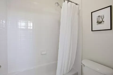 Bath - 848 Morningside Dr, Folsom, CA 95630 photo 5 of 5