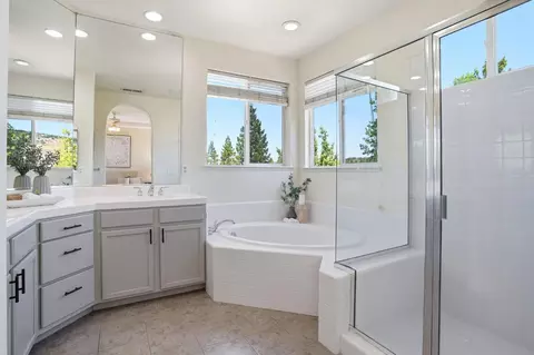 Bath - 848 Morningside Dr, Folsom, CA 95630 photo 1 of 5