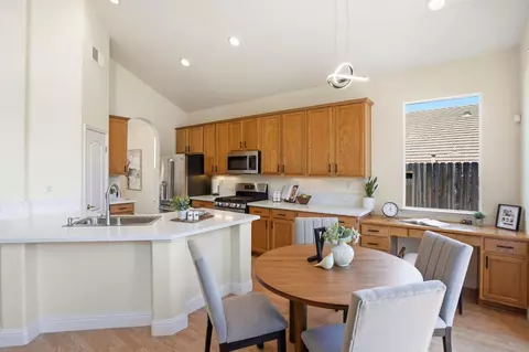 Kitchen - 848 Morningside Dr, Folsom, CA 95630 photo 3 of 3
