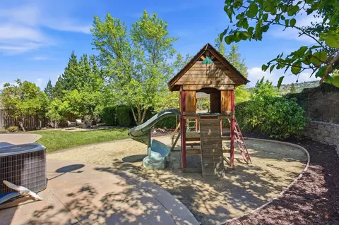 Exterior - 848 Morningside Dr, Folsom, CA 95630 photo 11 of 15
