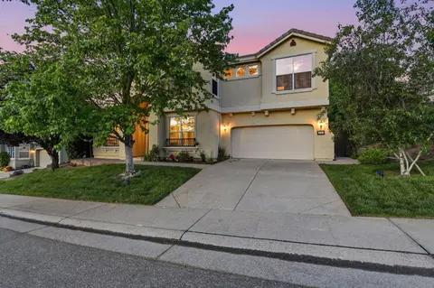 Exterior - 848 Morningside Dr, Folsom, CA 95630 photo 2 of 15