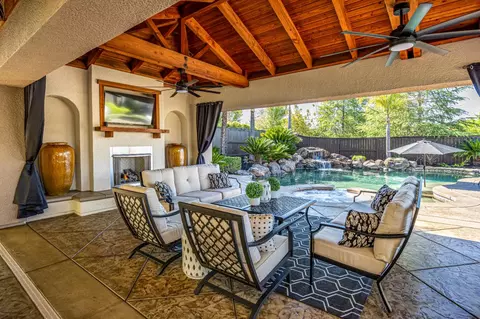 2190 Red Setter Rd, Rocklin, CA 95765 photo 2