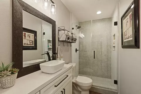 Bath - 3109 Yorkshire Ln, Modesto, CA 95350 photo 1 of 4