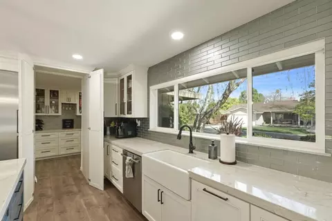 Kitchen - 3109 Yorkshire Ln, Modesto, CA 95350 photo 4 of 7