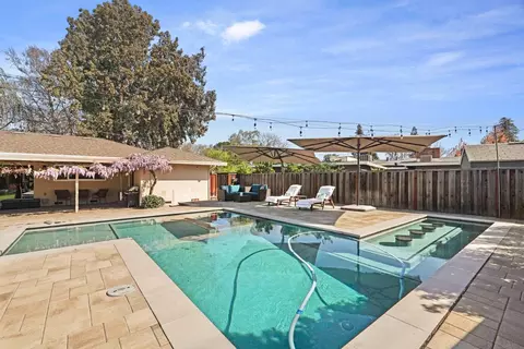 Exterior - 3109 Yorkshire Ln, Modesto, CA 95350 photo 4 of 8