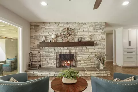 Living - 3109 Yorkshire Ln, Modesto, CA 95350 photo 1 of 3