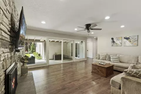 Living - 3109 Yorkshire Ln, Modesto, CA 95350 photo 3 of 3