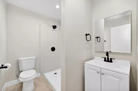 Bath - 3901 Luneman, Placerville, CA 95667 photo 2 of 4