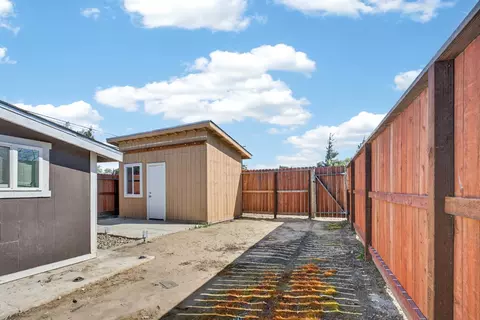 Exterior - 2504 Paradise Rd, Modesto, CA 95358 photo 5 of 5