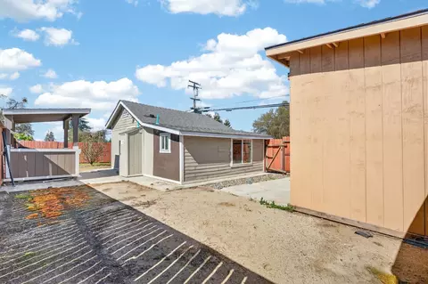 Exterior - 2504 Paradise Rd, Modesto, CA 95358 photo 3 of 5