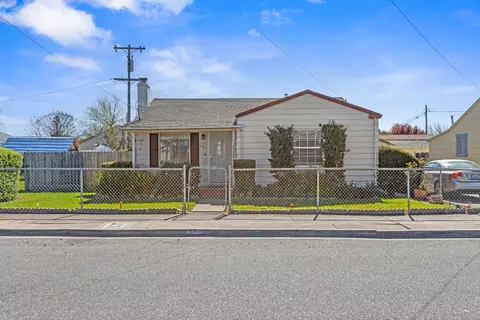 621 Poplar St, Oakdale, CA 95361