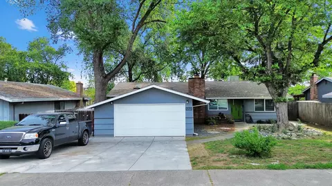 Exterior - 5262 E Flagstone St, Carmichael, CA 95608 photo 7 of 14