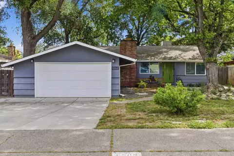 Exterior - 5262 E Flagstone St, Carmichael, CA 95608 photo 2 of 14