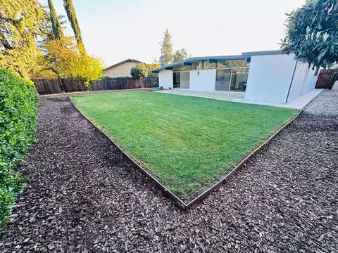 Exterior - 1427 Brown Dr, Davis, CA 95616 photo 3 of 4
