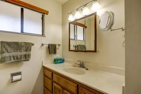 Bath - 436 Bright Ave, Jackson, CA 95642 photo 2 of 5