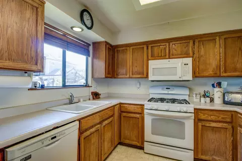 Kitchen - 436 Bright Ave, Jackson, CA 95642 photo 4 of 6