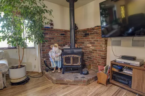 Living - 436 Bright Ave, Jackson, CA 95642 photo 3 of 3