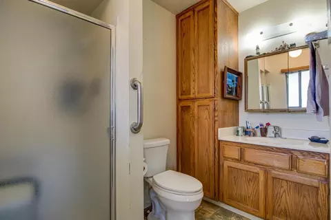 Bath - 436 Bright Ave, Jackson, CA 95642 photo 3 of 5