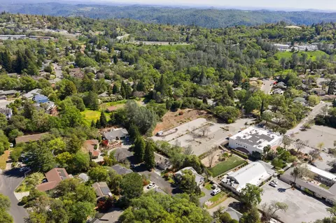 View/Area - 12632 Vick Ct, Auburn, CA 95603 photo 11 of 14