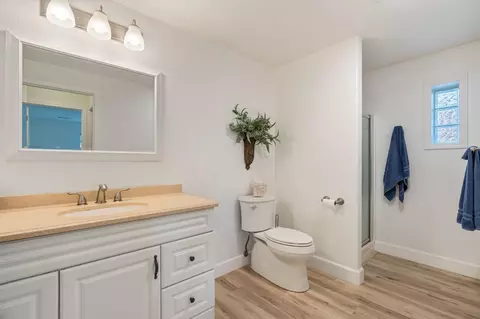 Bath - 12632 Vick Ct, Auburn, CA 95603 photo 3 of 3