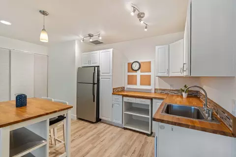 Kitchen - 12632 Vick Ct, Auburn, CA 95603 photo 6 of 8