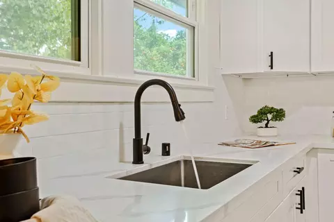 Kitchen - 64 E Noble St, Stockton, CA 95204 photo 4 of 5