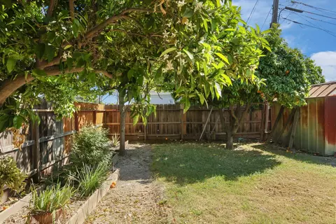 Exterior - 64 E Noble St, Stockton, CA 95204 photo 5 of 7