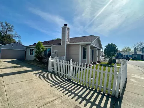 Exterior - 7856 Crestleigh Ct, Antelope, CA 95843 photo 4 of 4