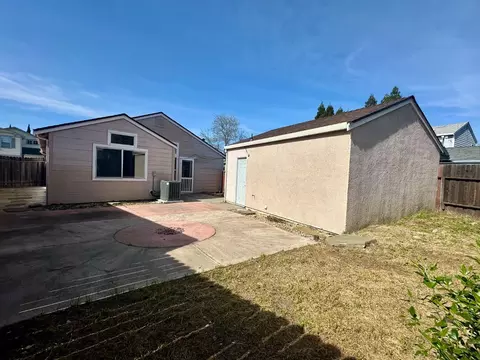 Exterior - 7856 Crestleigh Ct, Antelope, CA 95843 photo 2 of 4