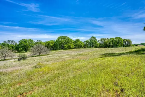 4915 Salmon Falls Rd, Pilot Hill, CA 95664